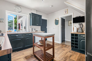 Kitchen- click for photo gallery